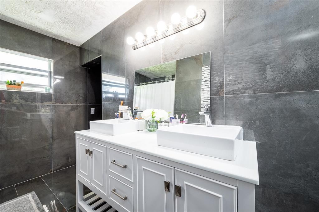 For Sale: $539,000 (3 beds, 3 baths, 2332 Square Feet)