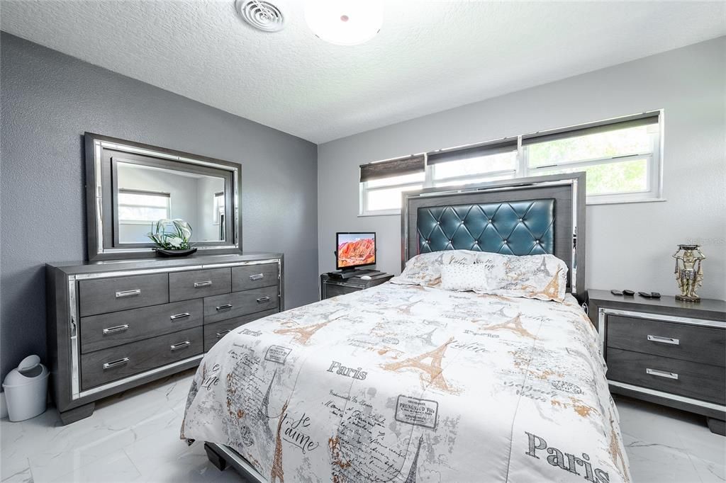 For Sale: $539,000 (3 beds, 3 baths, 2332 Square Feet)