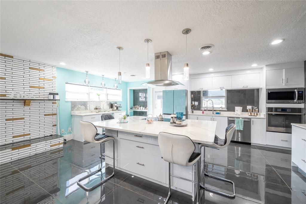 For Sale: $539,000 (3 beds, 3 baths, 2332 Square Feet)