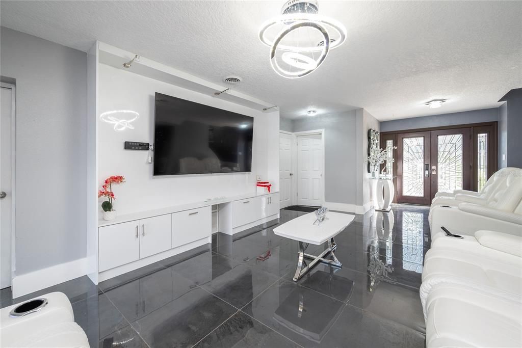For Sale: $539,000 (3 beds, 3 baths, 2332 Square Feet)