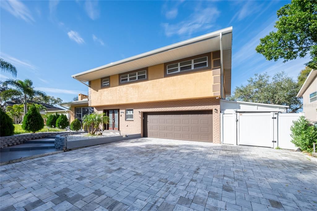 For Sale: $539,000 (3 beds, 3 baths, 2332 Square Feet)