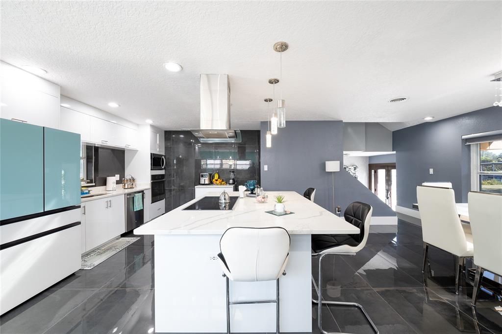 For Sale: $539,000 (3 beds, 3 baths, 2332 Square Feet)