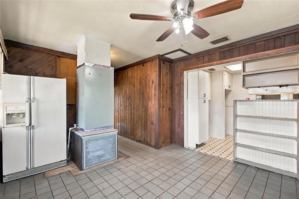 For Sale: $249,900 (3 beds, 2 baths, 1362 Square Feet)