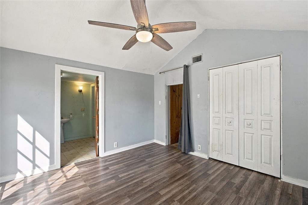 For Sale: $249,900 (3 beds, 2 baths, 1362 Square Feet)
