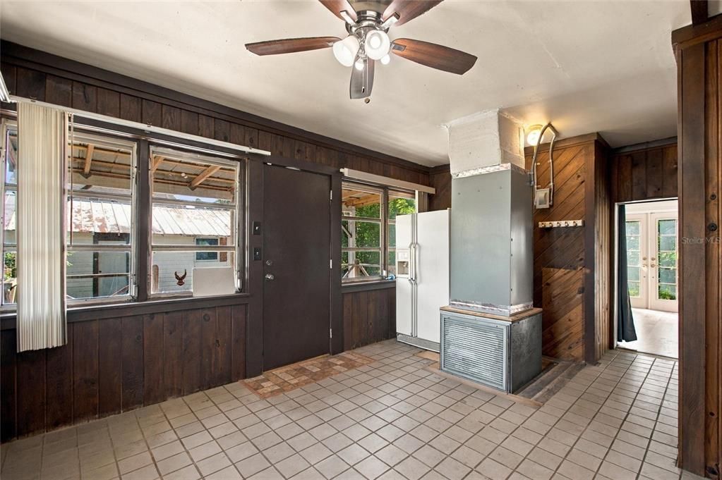 For Sale: $249,900 (3 beds, 2 baths, 1362 Square Feet)