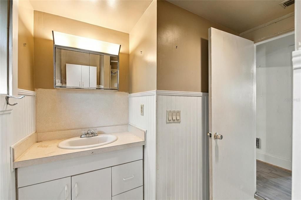 For Sale: $249,900 (3 beds, 2 baths, 1362 Square Feet)