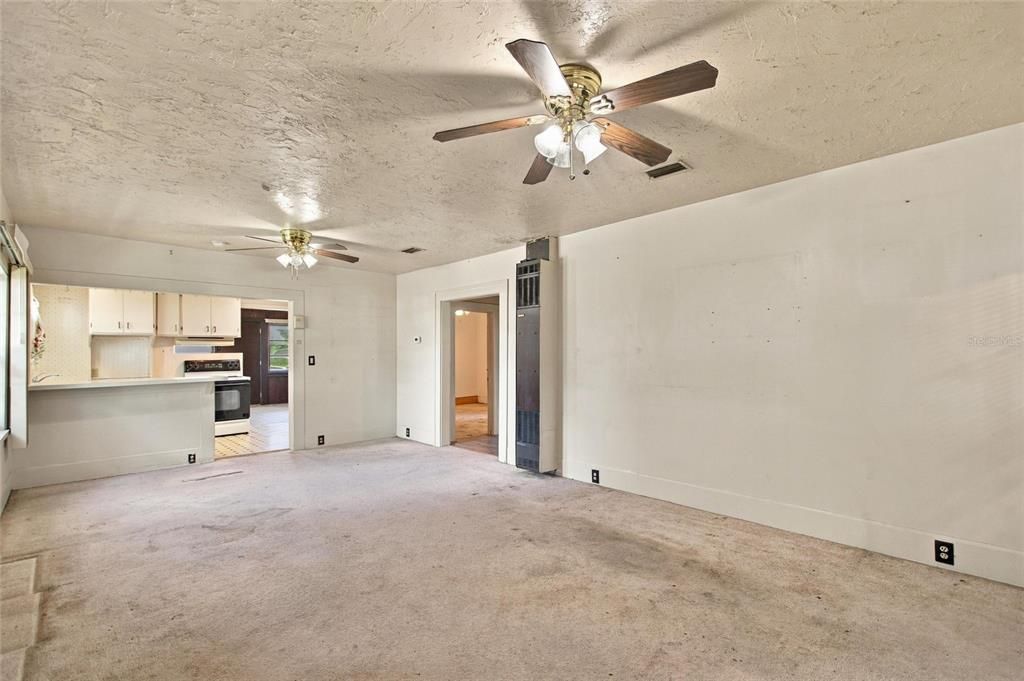 For Sale: $249,900 (3 beds, 2 baths, 1362 Square Feet)