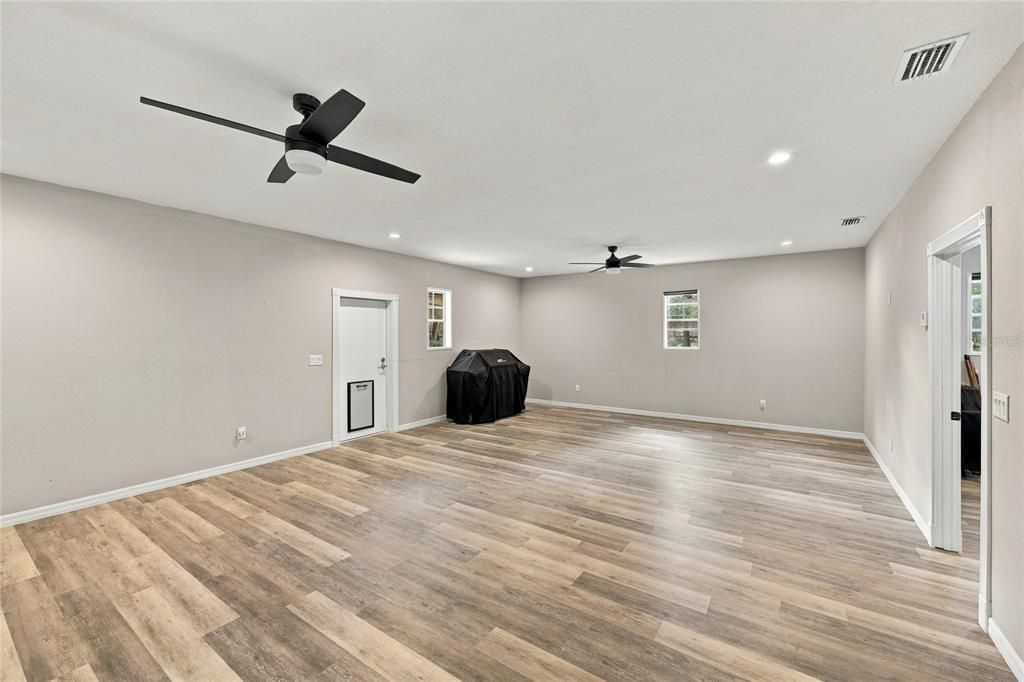 En Venta: $629,000 (5 camas, 3 baños, 3335 Pies cuadrados)