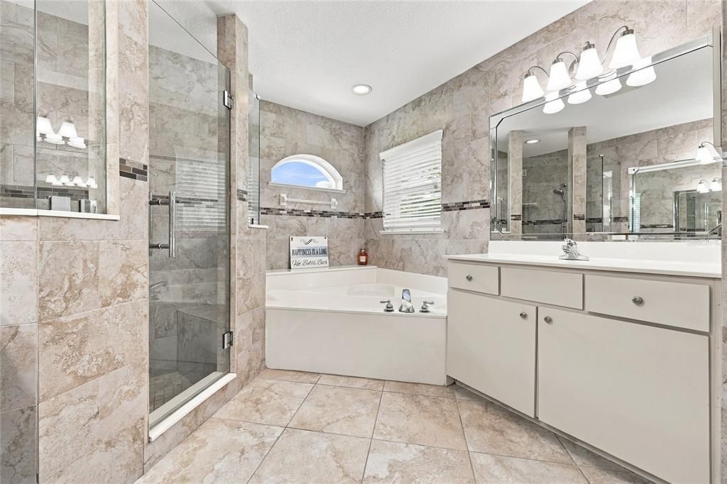 En Venta: $629,000 (5 camas, 3 baños, 3335 Pies cuadrados)