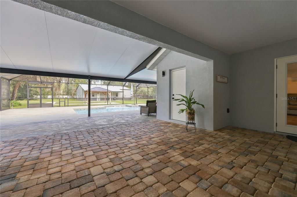 En Venta: $629,000 (5 camas, 3 baños, 3335 Pies cuadrados)