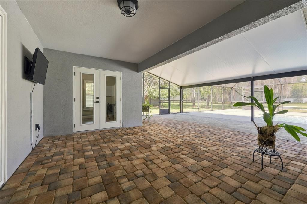 En Venta: $629,000 (5 camas, 3 baños, 3335 Pies cuadrados)
