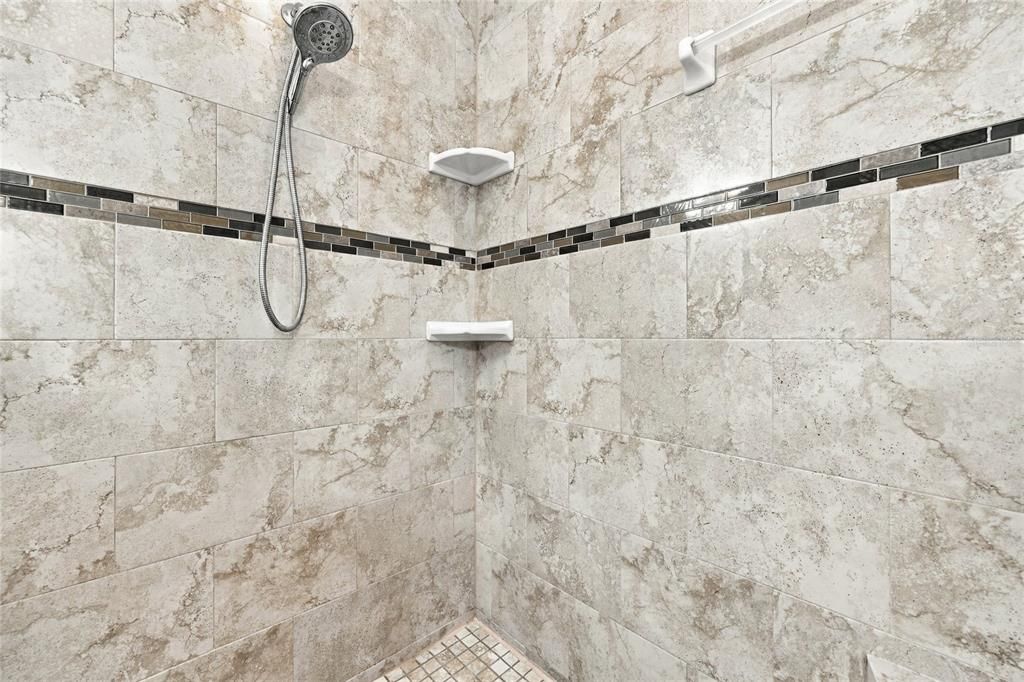 En Venta: $629,000 (5 camas, 3 baños, 3335 Pies cuadrados)