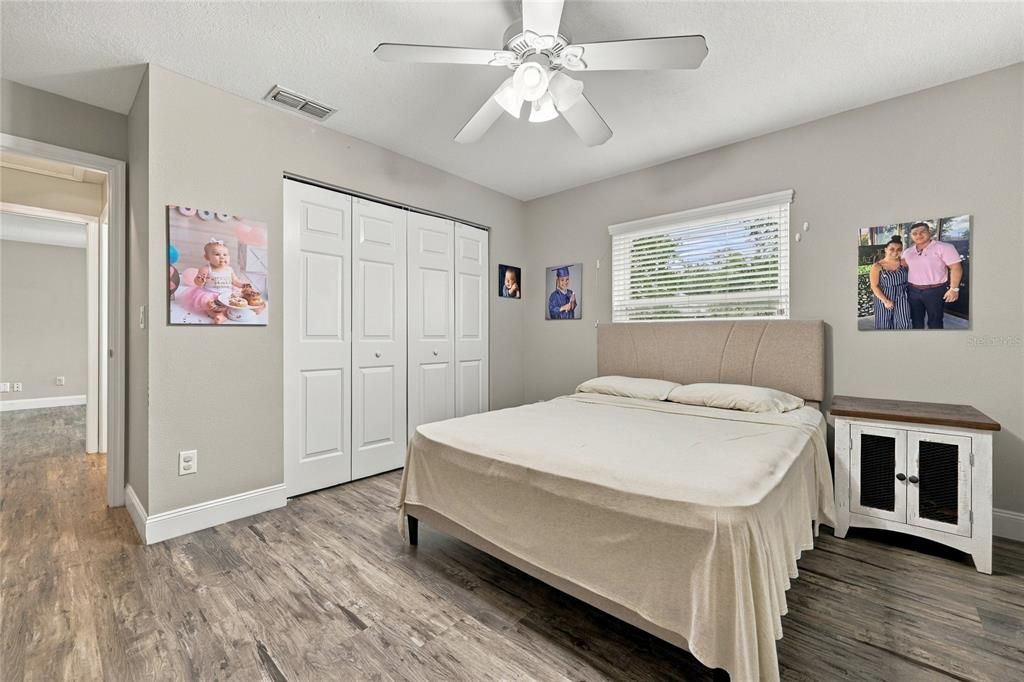 En Venta: $629,000 (5 camas, 3 baños, 3335 Pies cuadrados)