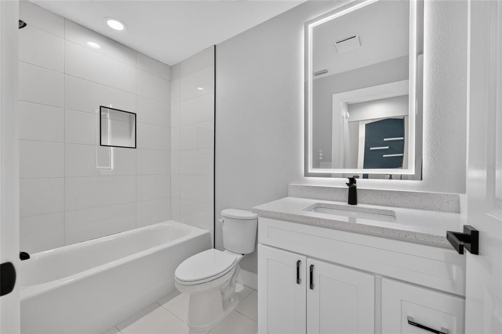 For Sale: $240,000 (3 beds, 2 baths, 1286 Square Feet)