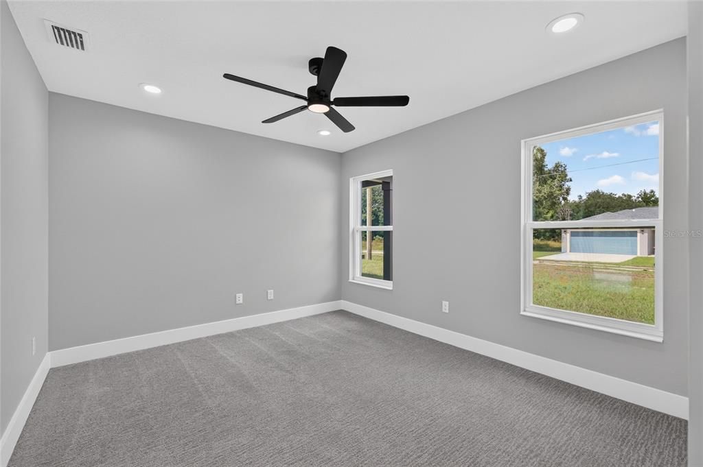 For Sale: $240,000 (3 beds, 2 baths, 1286 Square Feet)