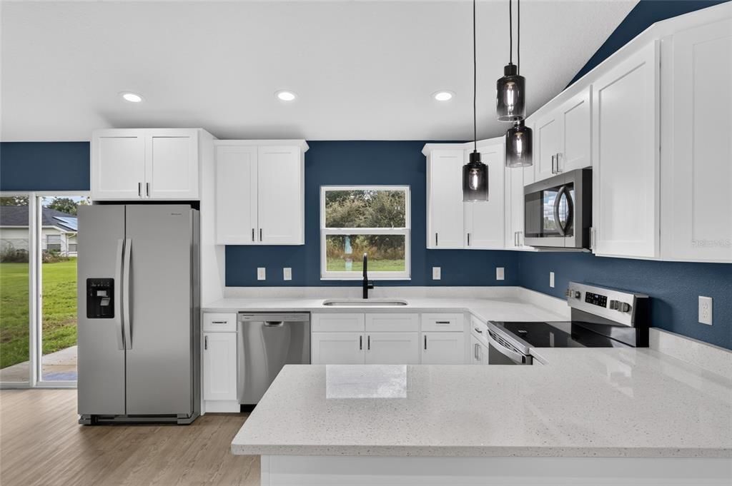 For Sale: $240,000 (3 beds, 2 baths, 1286 Square Feet)