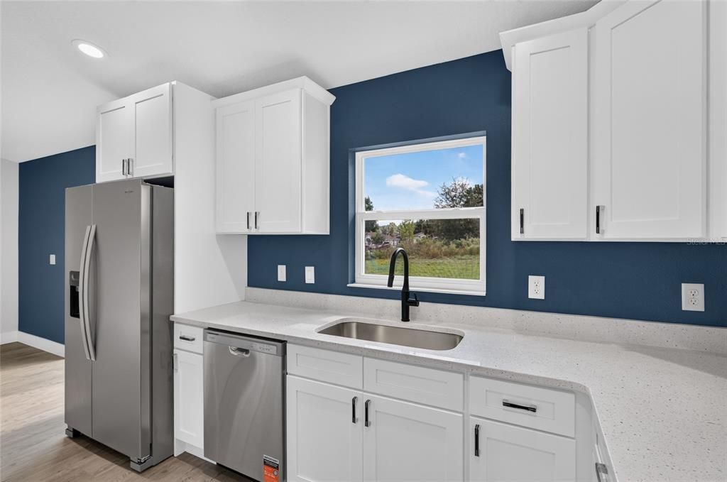 For Sale: $240,000 (3 beds, 2 baths, 1286 Square Feet)