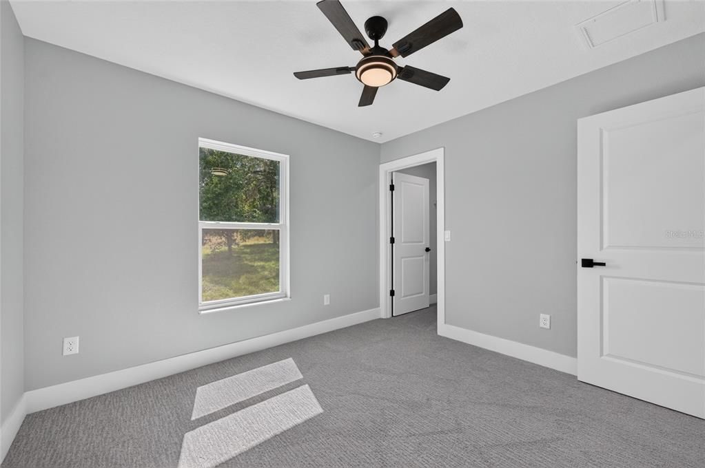 For Sale: $240,000 (3 beds, 2 baths, 1286 Square Feet)
