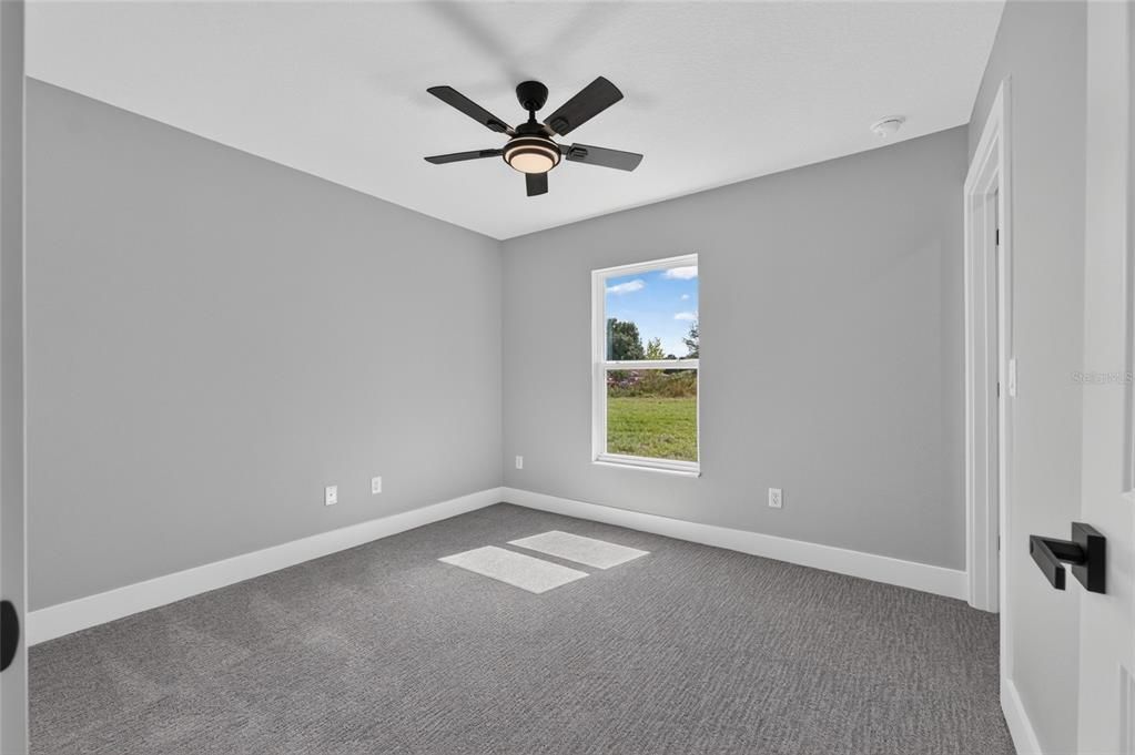 For Sale: $240,000 (3 beds, 2 baths, 1286 Square Feet)