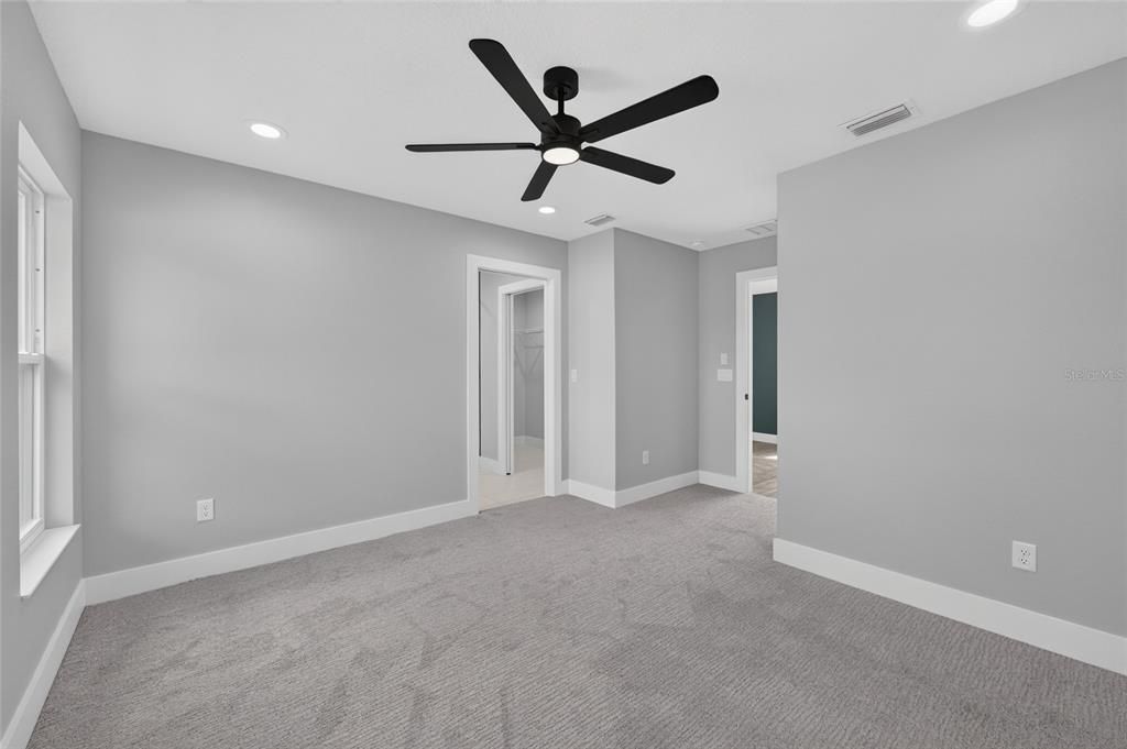 For Sale: $240,000 (3 beds, 2 baths, 1286 Square Feet)