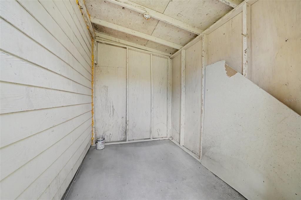 For Sale: $235,000 (3 beds, 1 baths, 834 Square Feet)