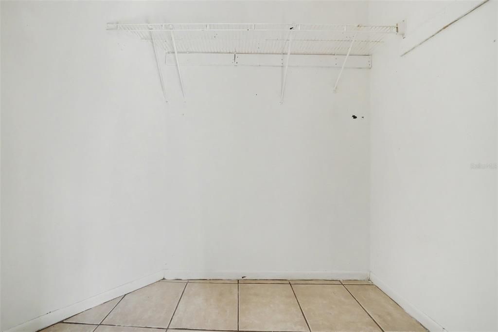 For Sale: $235,000 (3 beds, 1 baths, 834 Square Feet)