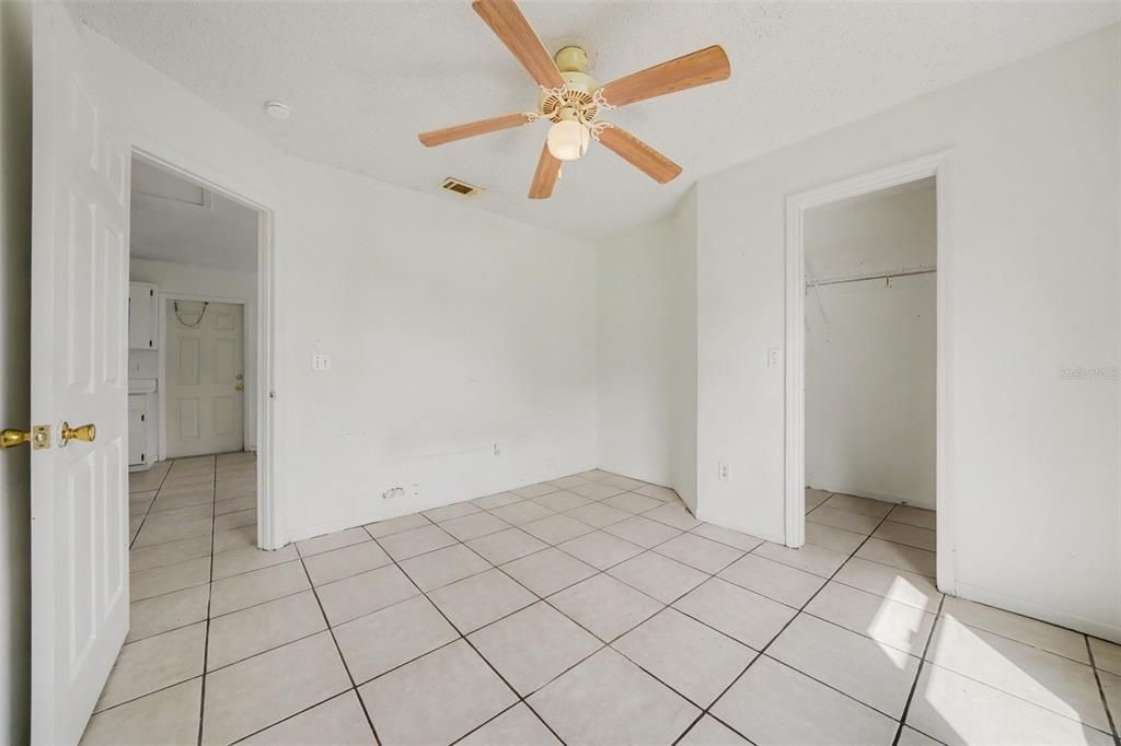 For Sale: $235,000 (3 beds, 1 baths, 834 Square Feet)