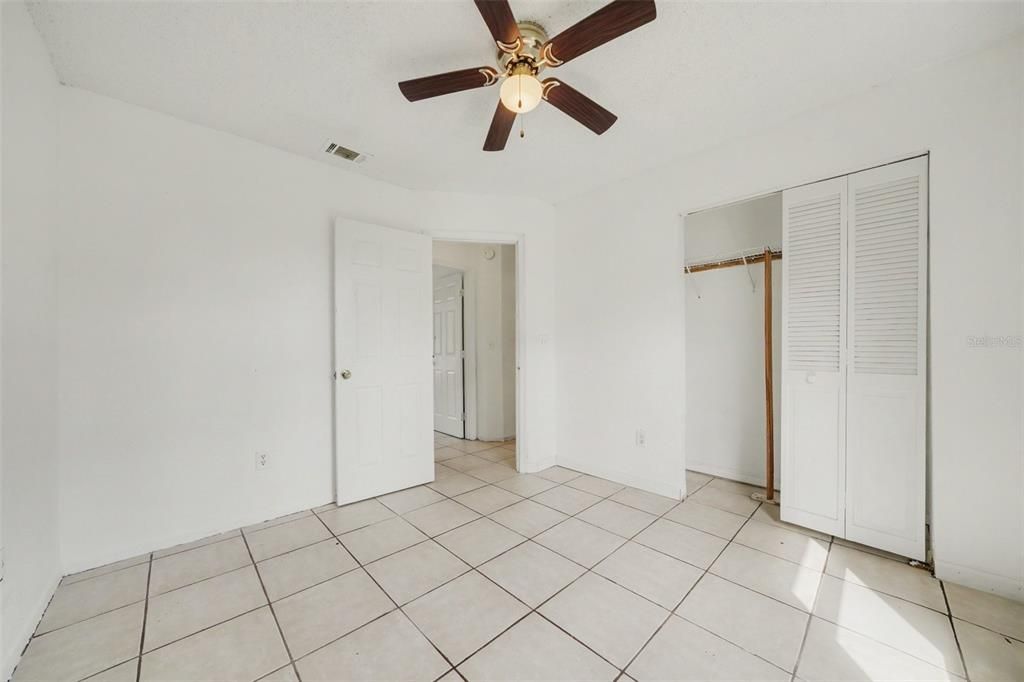 For Sale: $235,000 (3 beds, 1 baths, 834 Square Feet)