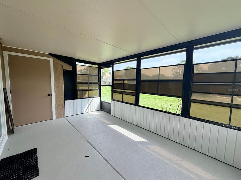 For Rent: $1,800 (2 beds, 1 baths, 980 Square Feet)