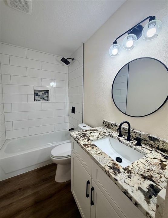 For Rent: $1,800 (2 beds, 1 baths, 980 Square Feet)