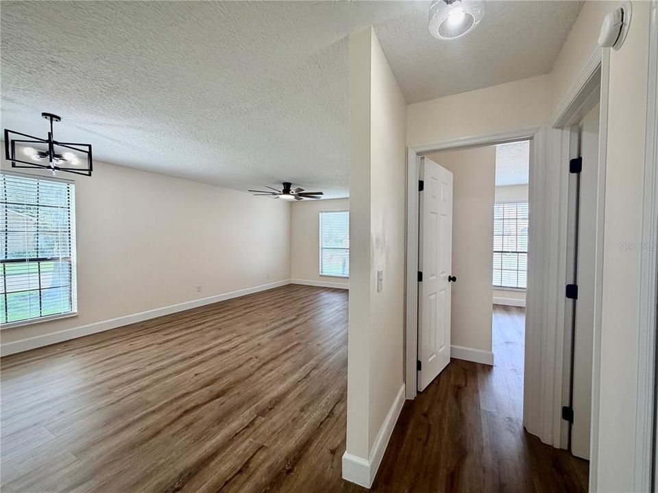 For Rent: $1,800 (2 beds, 1 baths, 980 Square Feet)