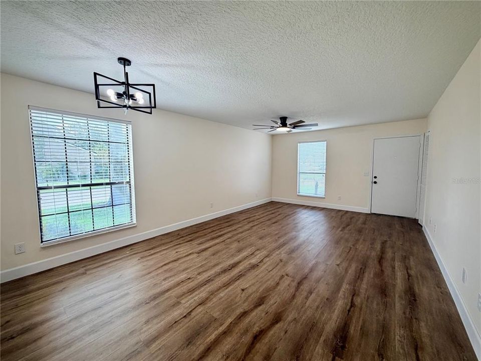 For Rent: $1,800 (2 beds, 1 baths, 980 Square Feet)
