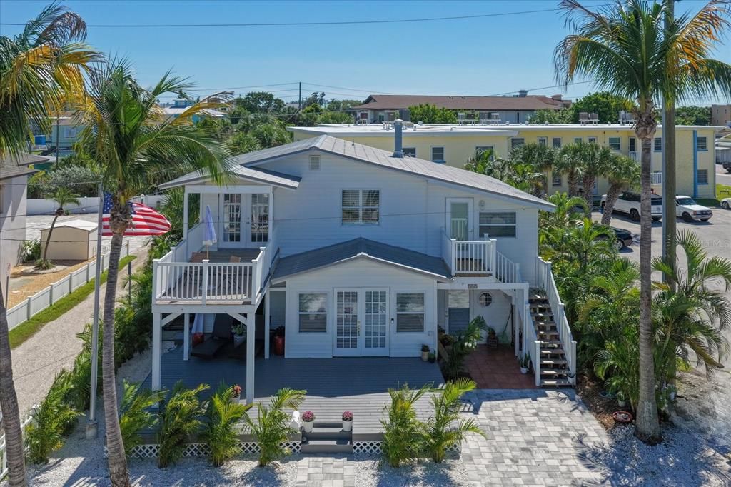 En Venta: $975,000 (3 camas, 4 baños, 2114 Pies cuadrados)