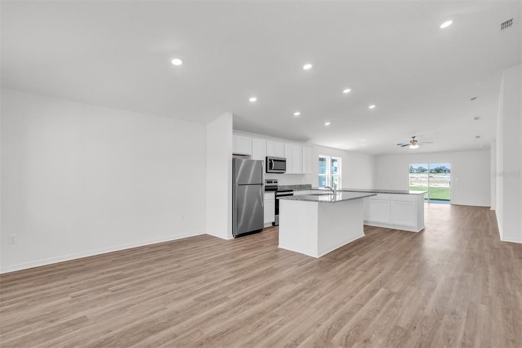 В аренду: $2,340 (3 спален, 2 ванн, 1693 Квадратных фут)
