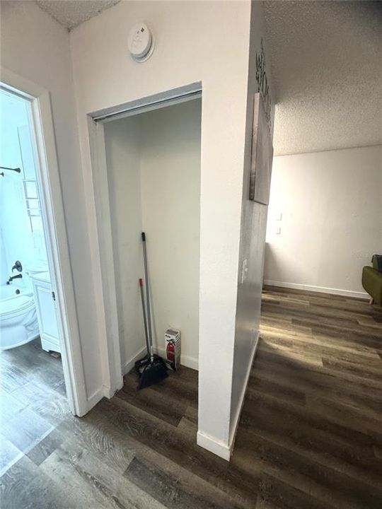 For Rent: $1,695 (2 beds, 1 baths, 731 Square Feet)