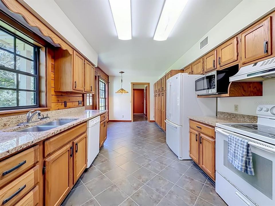 На продажу: $450,000 (4 спален, 2 ванн, 2180 Квадратных фут)