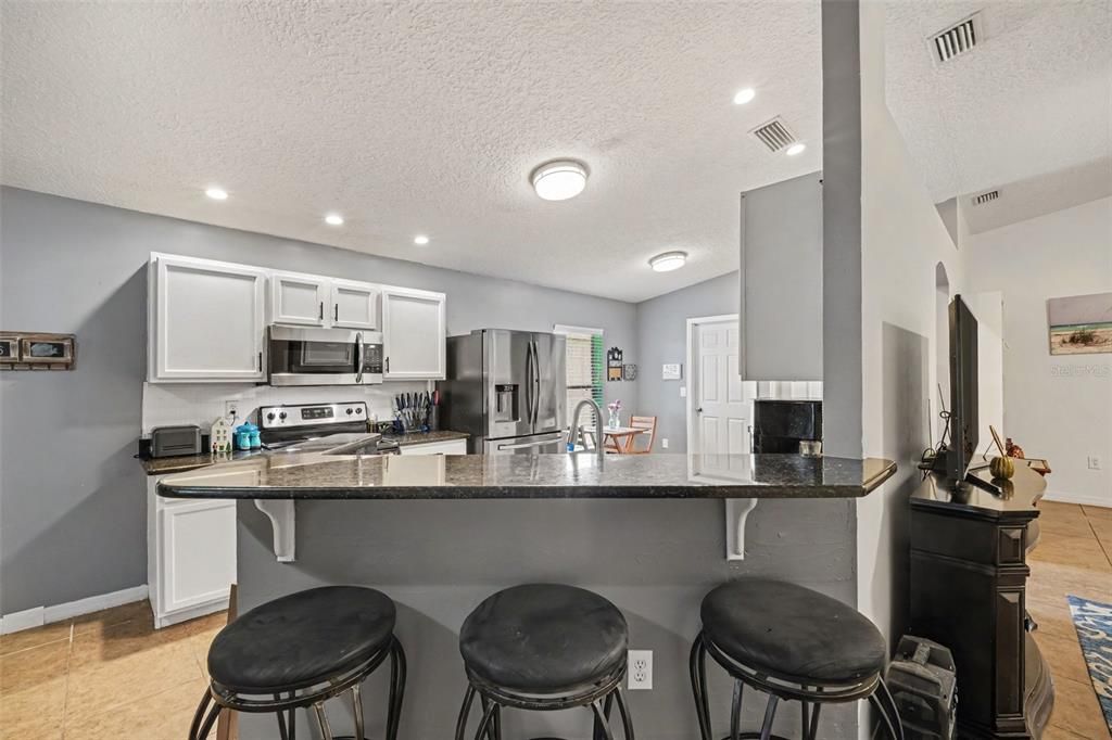 En Venta: $349,999 (4 camas, 2 baños, 1910 Pies cuadrados)