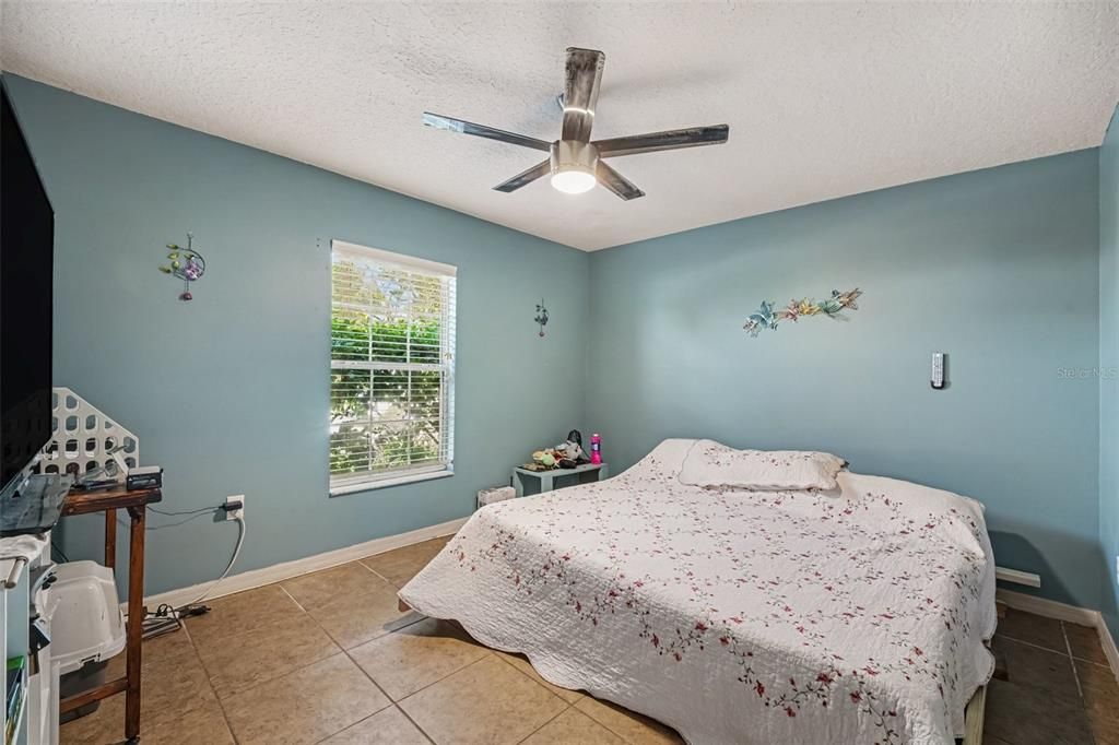 En Venta: $349,999 (4 camas, 2 baños, 1910 Pies cuadrados)