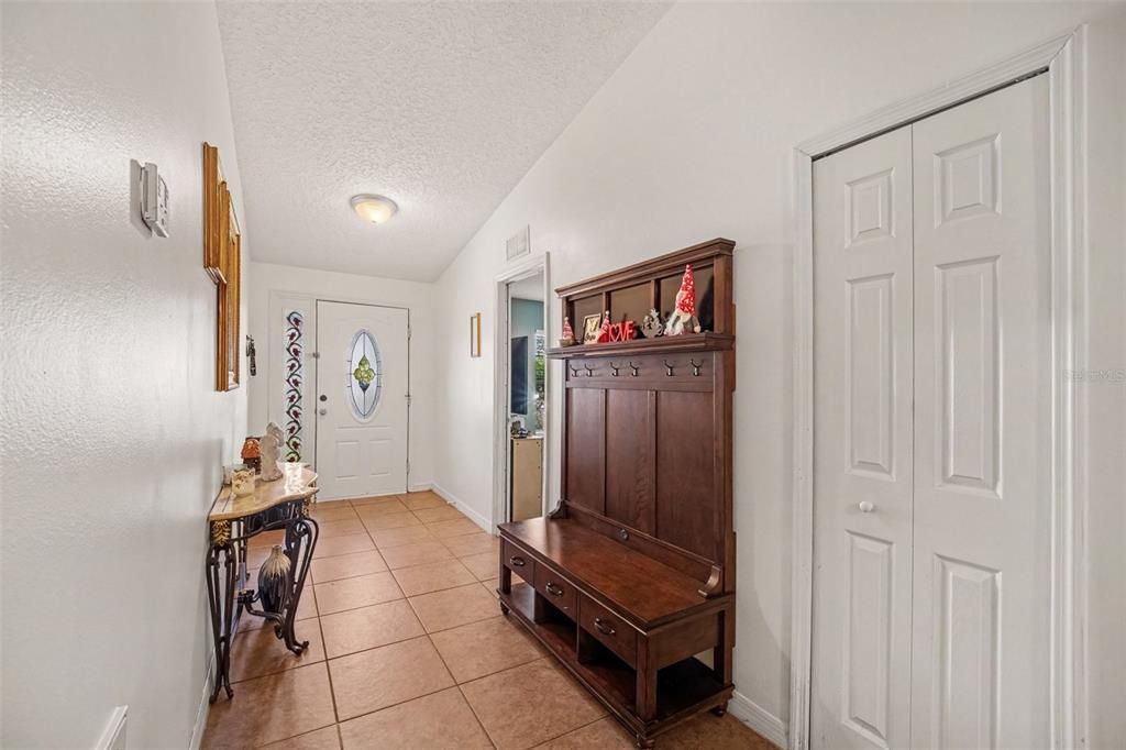 En Venta: $349,999 (4 camas, 2 baños, 1910 Pies cuadrados)