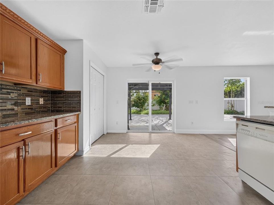 En Venta: $519,900 (6 camas, 4 baños, 3547 Pies cuadrados)