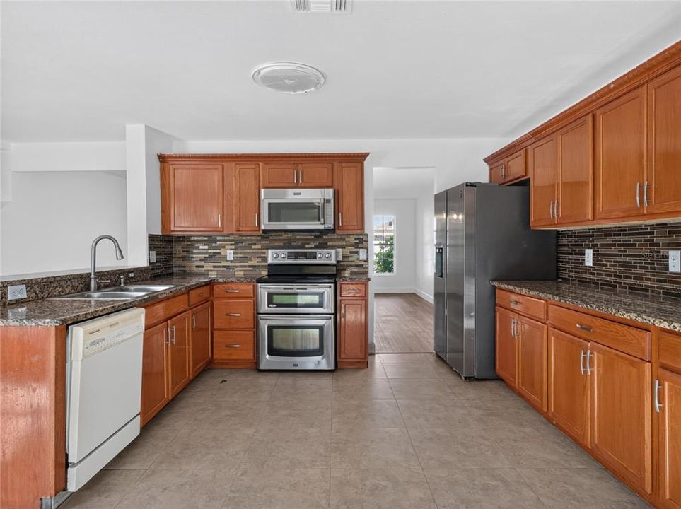 En Venta: $519,900 (6 camas, 4 baños, 3547 Pies cuadrados)