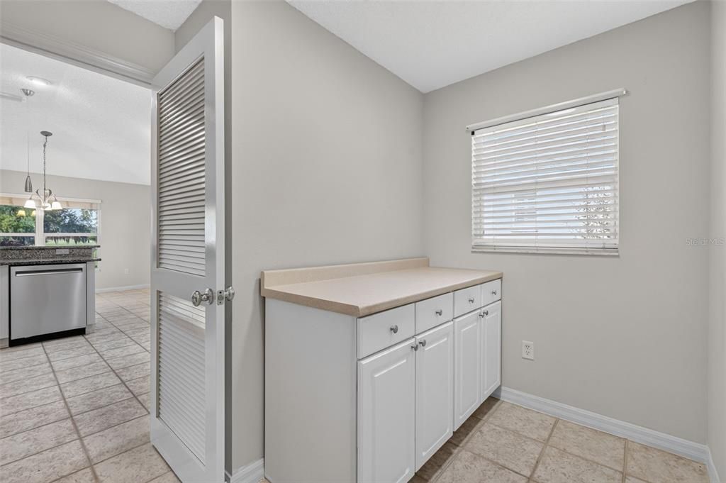 For Sale: $550,000 (3 beds, 2 baths, 2003 Square Feet)