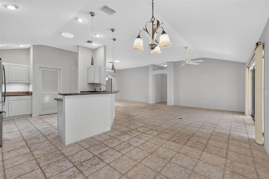 For Sale: $550,000 (3 beds, 2 baths, 2003 Square Feet)