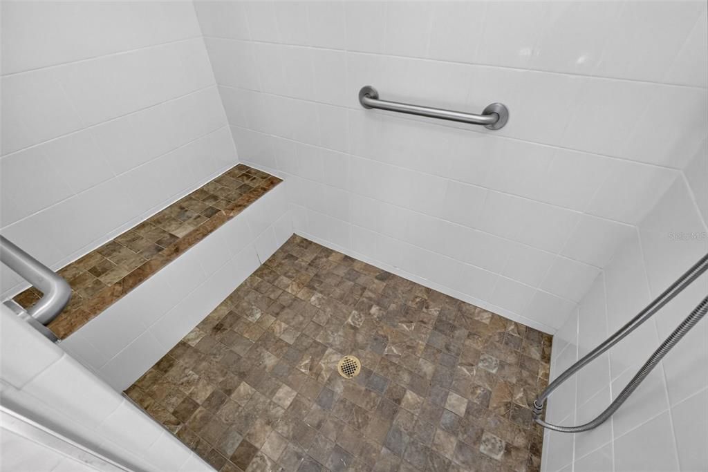 For Sale: $550,000 (3 beds, 2 baths, 2003 Square Feet)