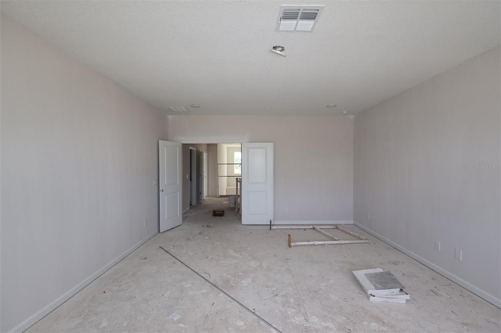 For Sale: $579,990 (5 beds, 4 baths, 3592 Square Feet)