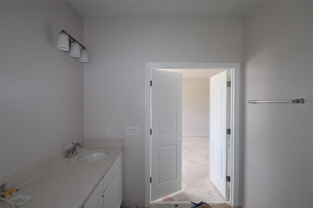 For Sale: $579,990 (5 beds, 4 baths, 3592 Square Feet)