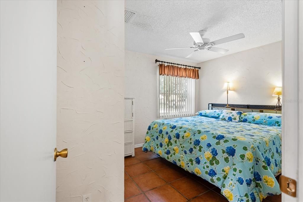 For Sale: $295,000 (2 beds, 2 baths, 1268 Square Feet)