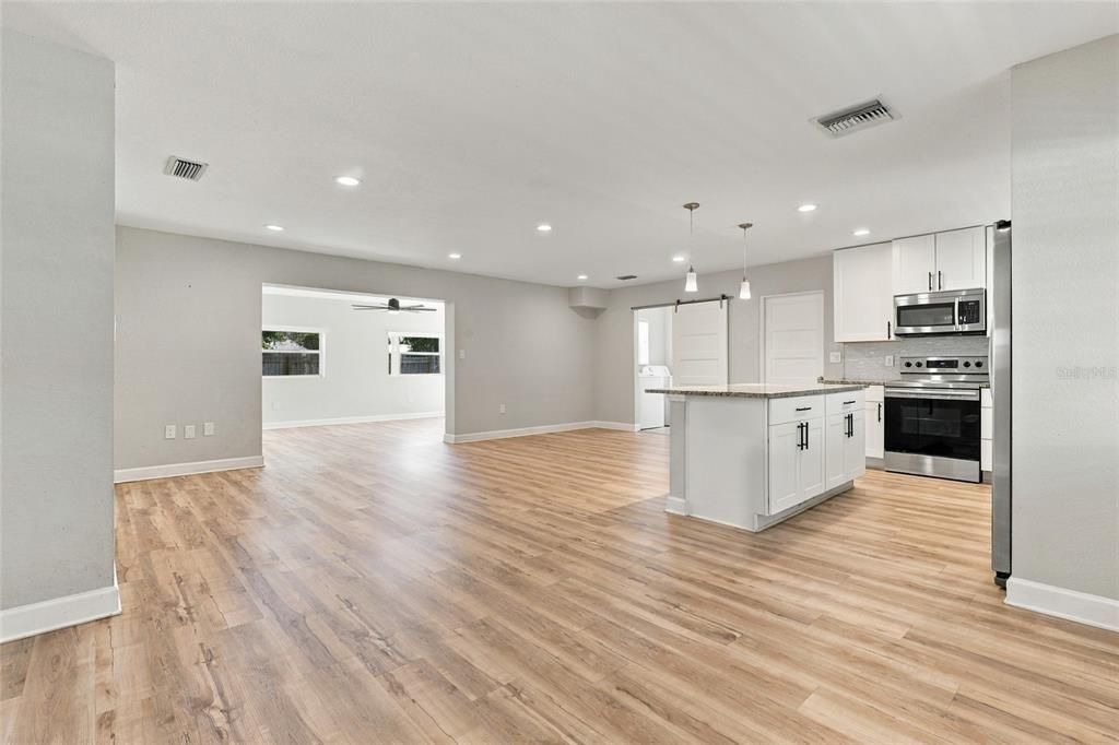 En Venta: $469,999 (2 camas, 2 baños, 1439 Pies cuadrados)