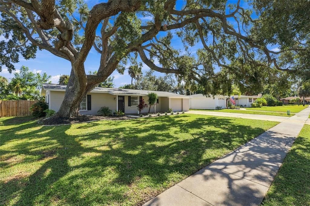 En Venta: $469,999 (2 camas, 2 baños, 1439 Pies cuadrados)