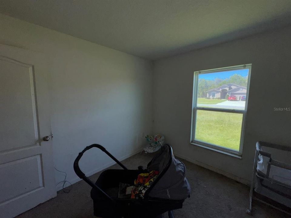 For Sale: $291,000 (5 beds, 3 baths, 1944 Square Feet)